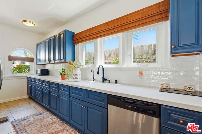 1843 S Highland Ave, Los Angeles, CA 90019
