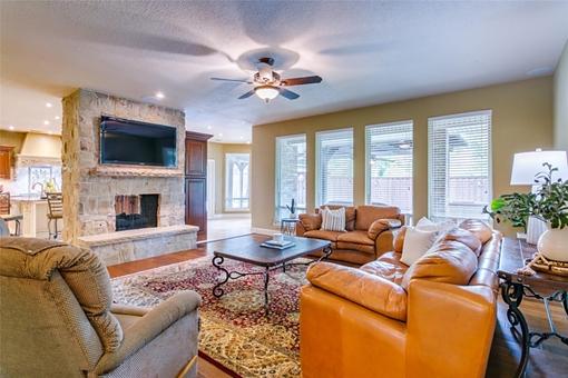 102 Sunday Haus Ln, Highland Village, TX 75077