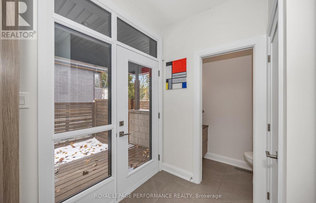 383 PRINCETON AVENUE Ottawa, Ontario K2A4E1