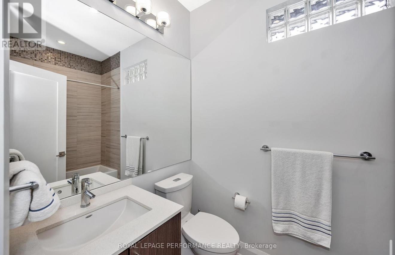 383 PRINCETON AVENUE Ottawa, Ontario K2A4E1