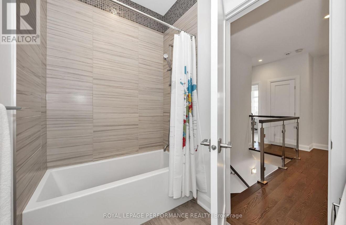 383 PRINCETON AVENUE Ottawa, Ontario K2A4E1